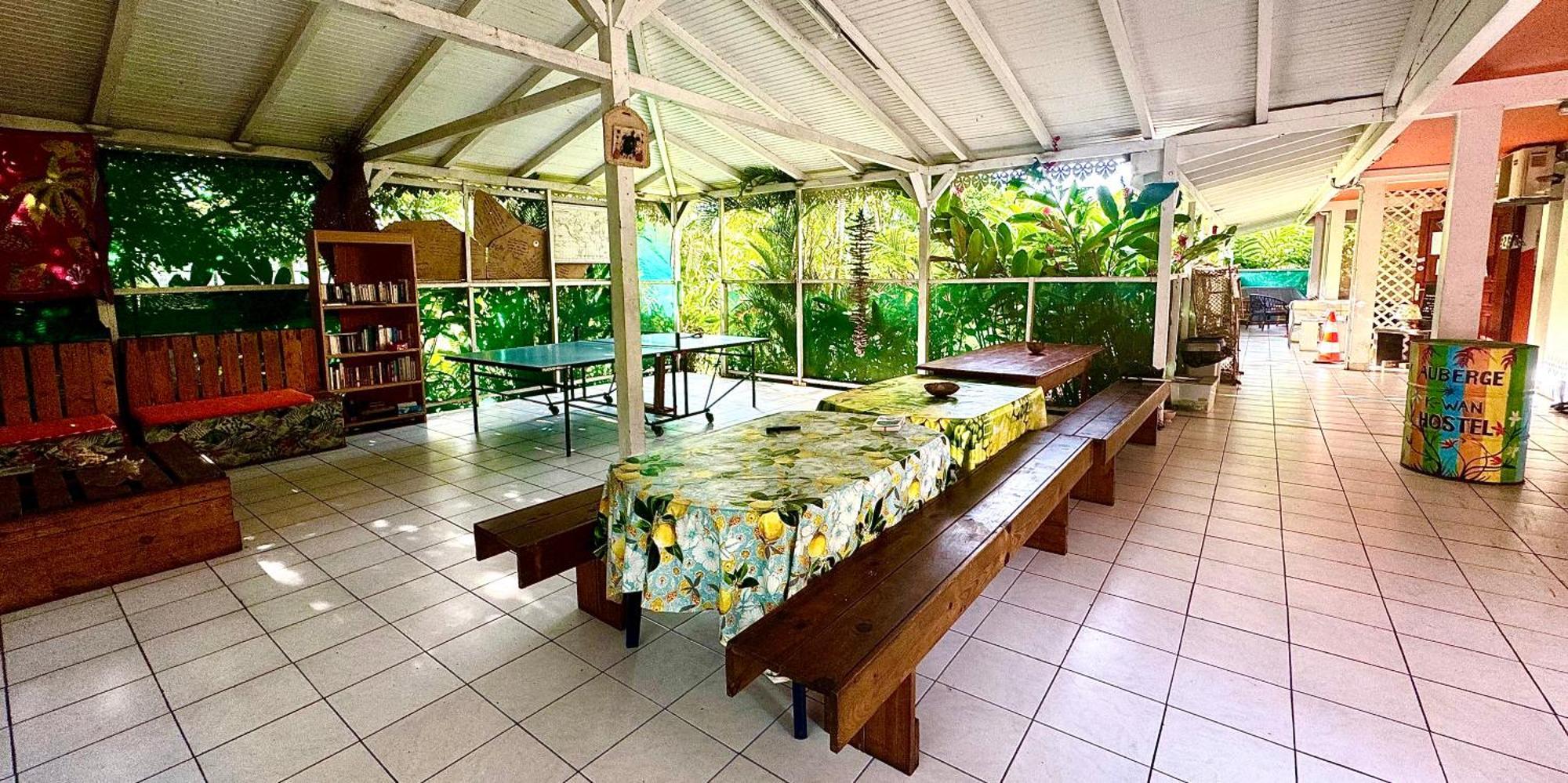 Auberge K-Wan Hostel - Proche Plages ديساي المظهر الخارجي الصورة